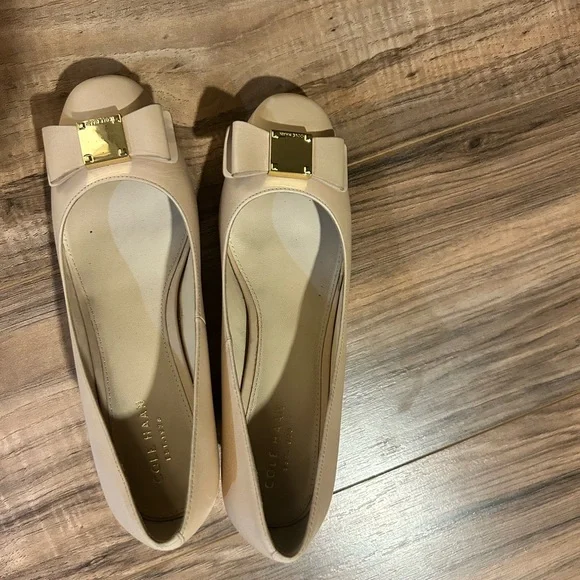 Cole Haan Women's Tan Peep Toe Flats - Picture 1 of 8
